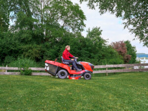 Traktorek ogrodowy T22-105.4 HD-A V2 Premium